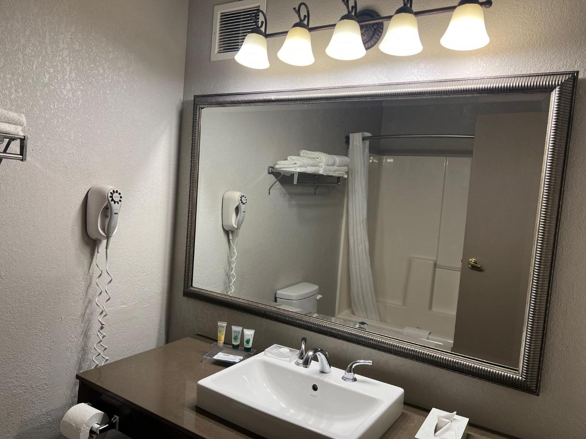 Country & By Radisson, Minneapolis-shakopee Hotel